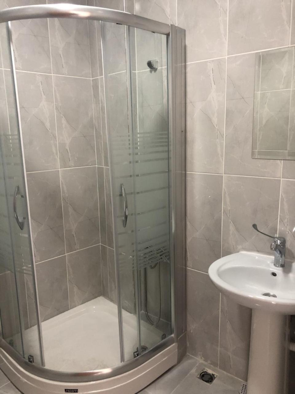 Asim Ve Nurhan Kocabiyik Oegretmenevi Istanbul Bagian luar foto